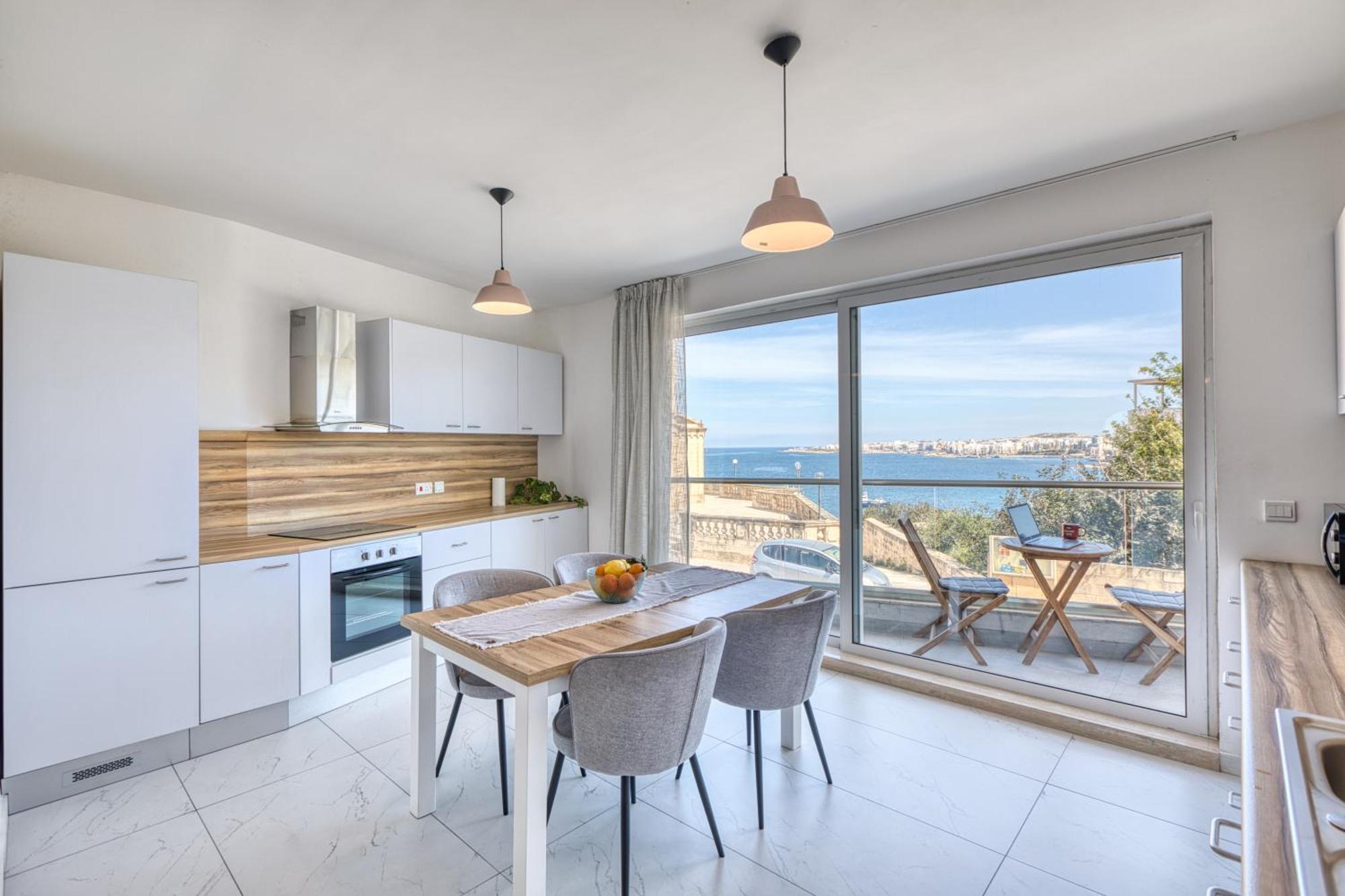 Blu Mar Sea View Apartments St. Paul's Bay Exteriör bild